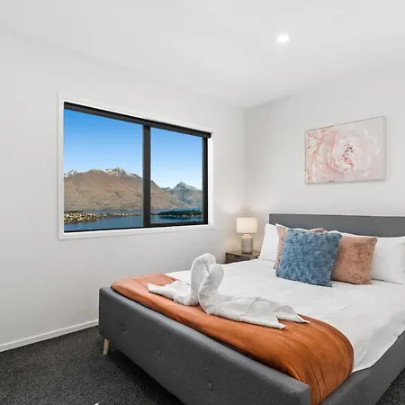 A Luckie Charm - 3-Bedroom Townhouse With Spectacular View Queenstown Exterior photo