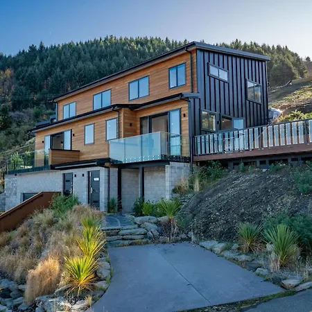 A Luckie Charm - 3-Bedroom Townhouse With Spectacular View Queenstown Exterior photo